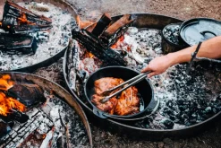 Outlet Campfire 9 Quart Camp Oven