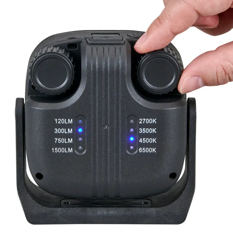 Outlet OZtrail Lumos DialBright 1500L Light